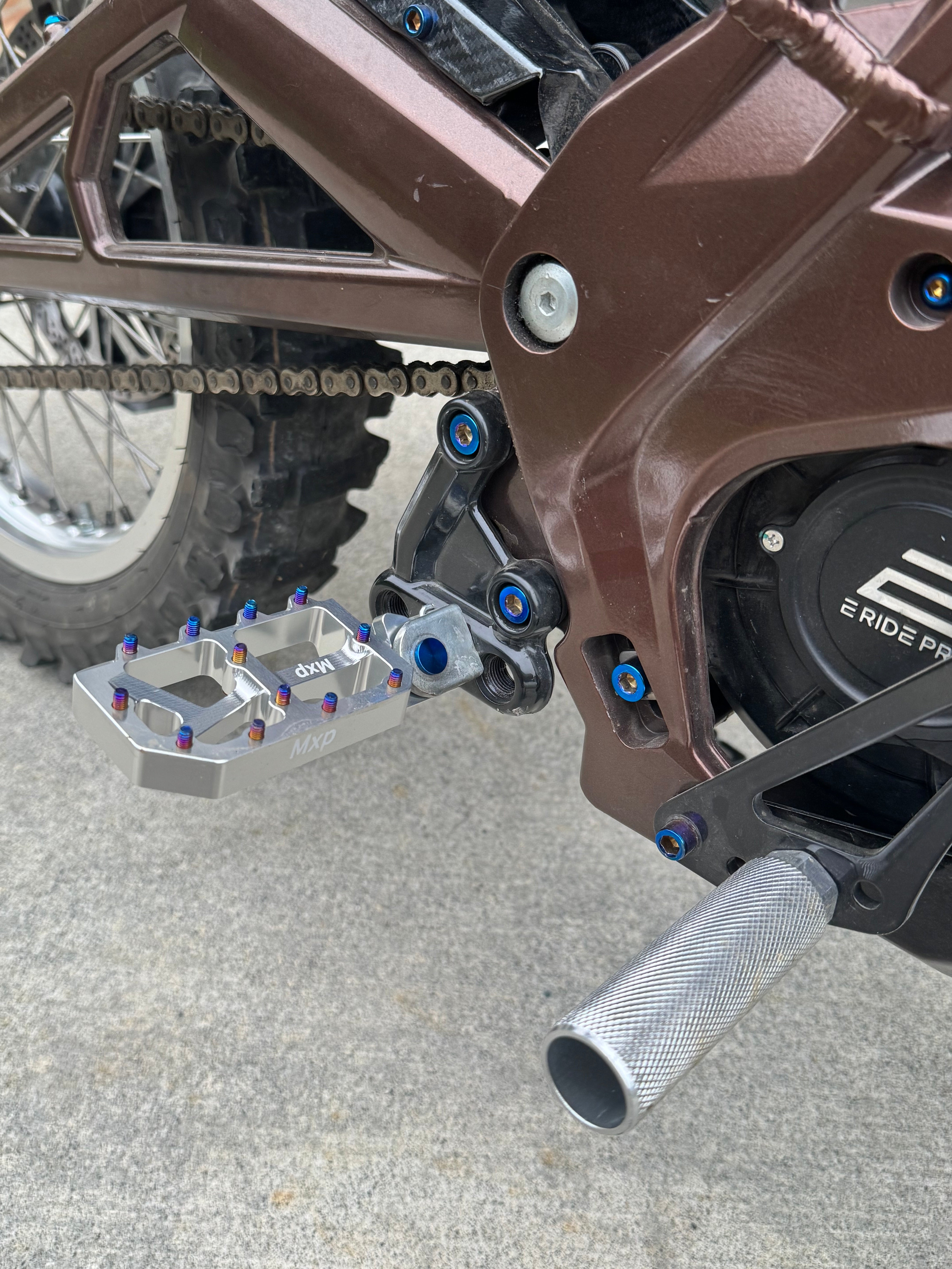 𝙋𝙚𝙜 𝙢𝙤𝙪𝙣𝙩 𝙩𝙞𝙩𝙖𝙣𝙞𝙪𝙢 𝙗𝙤𝙡𝙩𝙨 – Patriot Racing