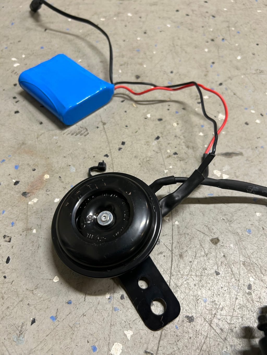 Rechargeable Battery Powered Horn