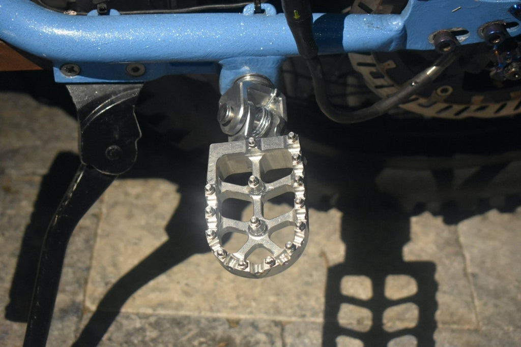 Mx style rear peg kit